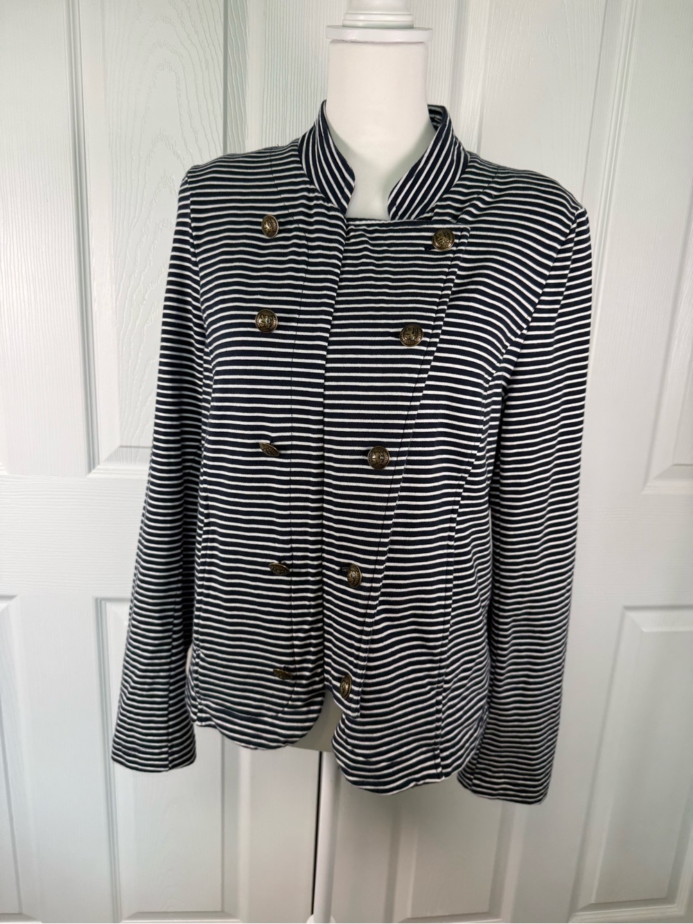 Tommy Hilfiger Womens M
Blue & White Military Blazer Knit Jacket Button Pockets